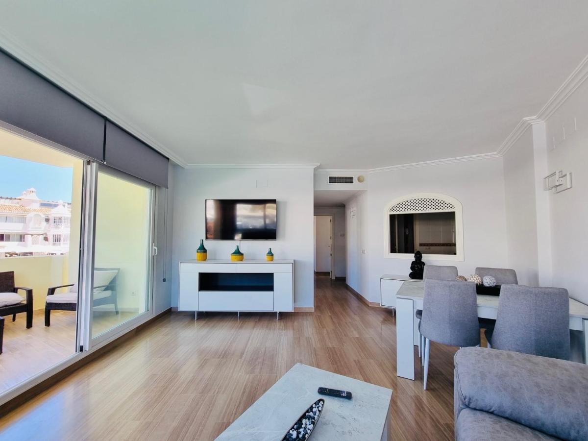 G&G Isla Marina Puerto Apartment Benalmádena Exterior photo